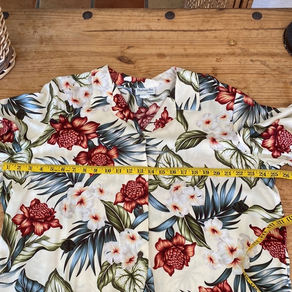 🎉 BISHOP ST HAWAIIAN FLORAL TOP‼️ - Picture 9 of 12